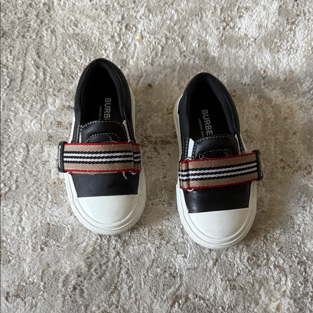 Burberry Kids Black and White Sneakers with Red Accents